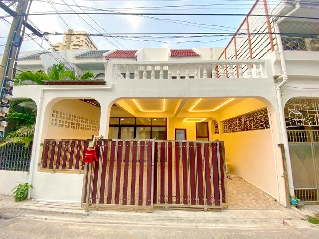 BTS ทองหล่อ 800ม.จดทะเบียน​บริษัทได้ สุขุมวิท 45-51 ให้เช่าบ้าน 2ชั้น 37ตร.วา. 287ตร.ม. รร.นานาชาติ Wells ทองหล่อ 3-4นอน เอ็มควอเทียร์