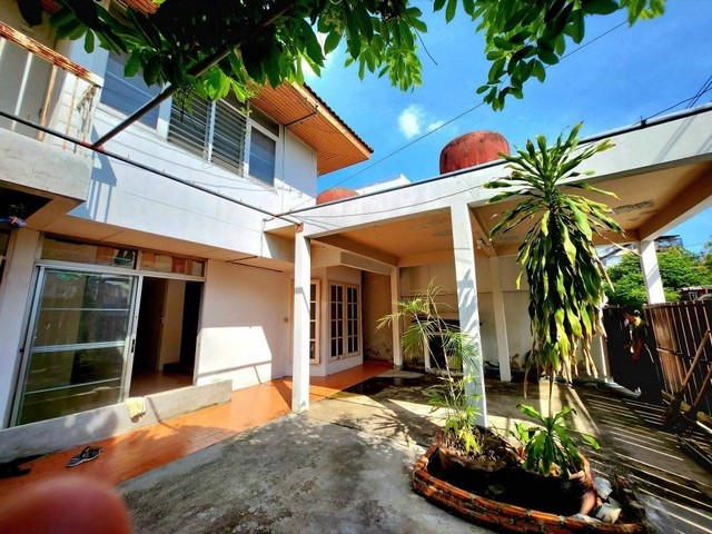  ให้เช่าบ้านเดี่ยว 81 ตารางวา  300 ตรม. สุขุมวิท 93 เรือนบ้านไม้เอนกประสงค์ 1 หลัง