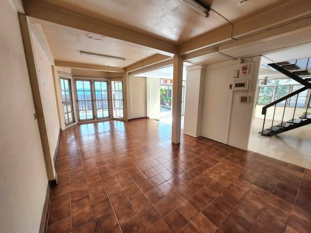 ให้เช่าบ้านเดี่ยว 81 ตารางวา  300 ตรม. สุขุมวิท 93 เรือนบ้านไม้เอนกประสงค์ 1 หลัง