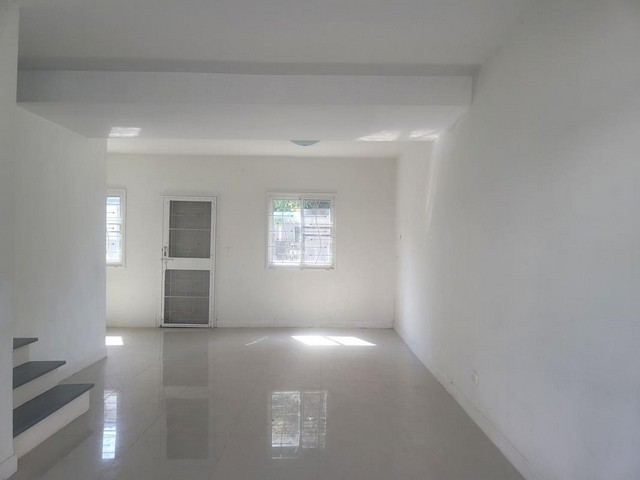 ขาย ทาวน์เฮ้าส์ 2 ชั้น พิชาดา บางบัวทอง นนทบุรี PTT13005