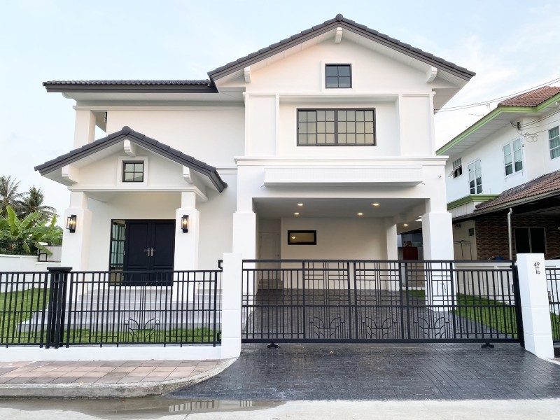 ขายบ้านเดี่ยว 2 ชั้น บ้านสุดหรู ตกแต่งใหม่ หมู่บ้านราชพฤกษ์ บางบอน 4 เนื้อที่มากถึง 102.9 ตรว 3ห้องนอน 3ห้องน้ำ หน้าบ้านหันไปทาง ทิศเหนือ