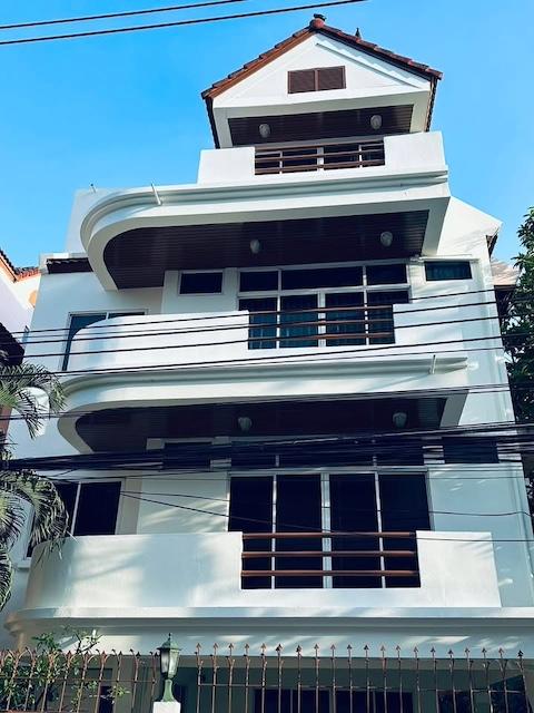 ให้เช่าบ้านเดี่ยว 4 ชั้น 40 ตรว.ย่านพร้อมพงษ์ ซอยสุขุมวิท 31 ใกล้ BTS พร้อมพงษ์