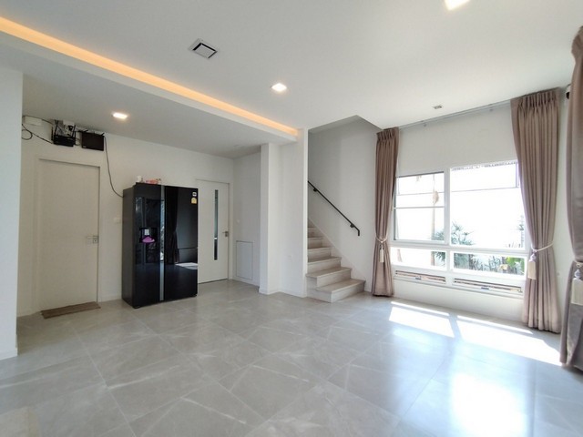 ขายหรือให้เช่าบ้านเดี่ยว2ชั้น โครงการ มัณฑนาบางนา-วงแหวน ใกล้มหาลัยรามคำแหง2