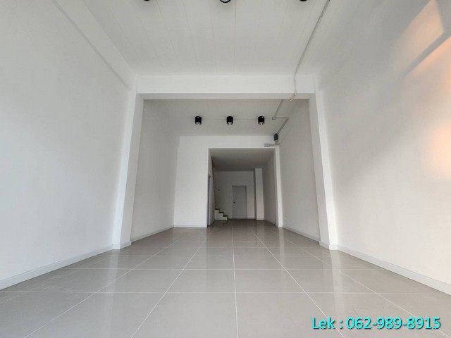 ขายโฮมออฟฟิศ 3 ชั้น สไตล์โมเดิร์น ในโครงการ เบญญารัตน์ วิลล์ (สุขุมวิท-บางปู 83)