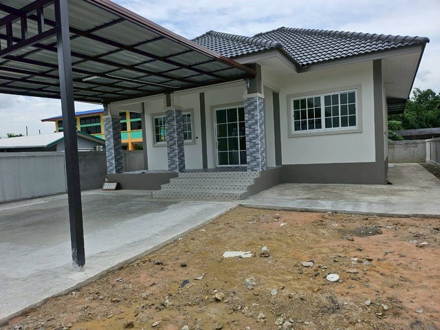 เปิดจองบ้านเดี่ยวหลังใหญ่บ้านบึงชลบุรี บนเนื้อที่ 84 ตรว 3 ห้องนอน  2 ห้องน้ำ ลดกระหน่ำเหลือเพียง 2.xxx ลบเท่านั้น