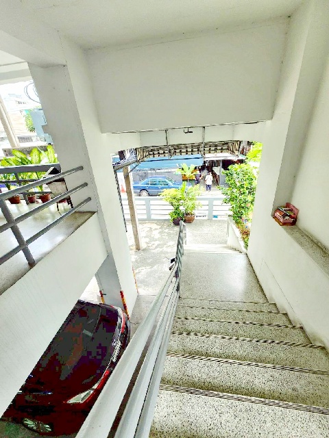 ซ.อินทามระ 31-37 ในประเทศไทย ออฟฟิศทึ่ถูกที่สุดติดรถไฟฟ้า MRTสุทธิสาร 900ม.ให้อาคาร 33 ตร.ม. รร.นานาชาติคิซิโกะ 3.8 กม. 1นอน