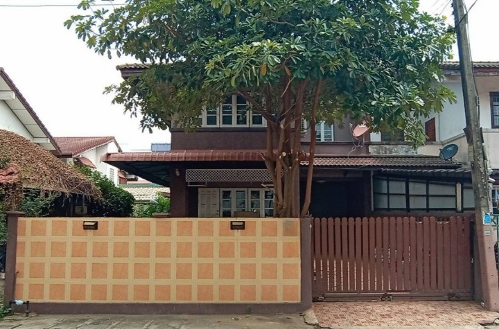 ให้เช่าบ้านเดี่ยว 2ชั้น 42ตร.วา.240 ตร.ม.ซ.รังสิต-นครนายก58-64 รังสิตคลอง2  2 นอน MRT รังสิต 6.2 กม. รพ.บางปะกอก รังสิต2 700 ม.