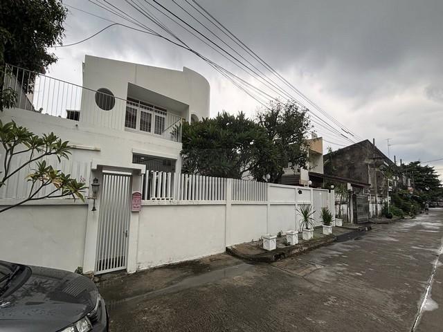 ขายบ้านเดี่ยว 2 ชั้น 88 ตรว. หมู่บ้านอมรพันธ์ 9 ซอยลาดพร้าว-วังหิน 74 เสนานิคม ใกล้ตลาดหัวมุม