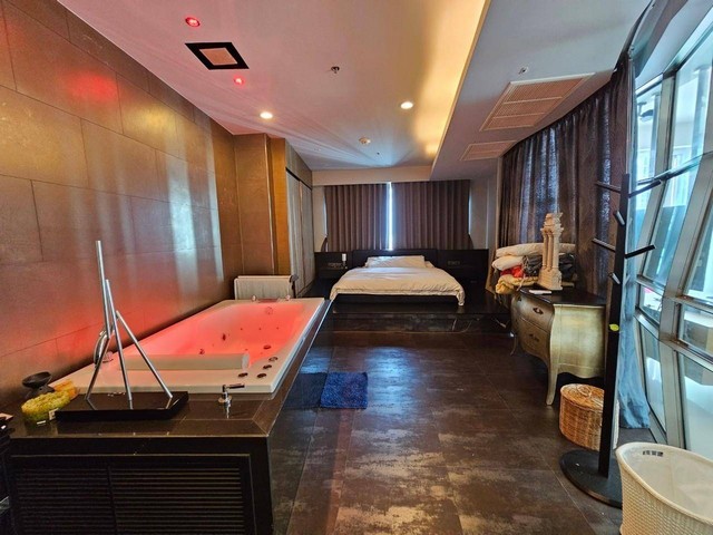 ขายด่วน! คอนโดบ้านราชประสงค์ ห้องมุม ชั้นสูง ขายพร้อมเฟอร์นิเจอร์ครบ พร้อมเข้าอยู่