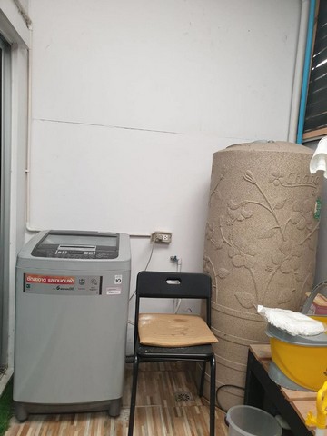 Townhouse - 3Bedroom2น้ำ พื้นที่ 18 SQ.WA 0 งาน 0 Rai 3000000 THAI BAHT ใกล้กับ - ศูนย์ราชการแจ้งวัฒนะ - รร. หอวัง นนทบุรี - โรบินสัน ศรีสมาน -ทางด่วน และสนามฟุตบอลเมืองทองยูไนเตด สภาพแวดล้อมดี