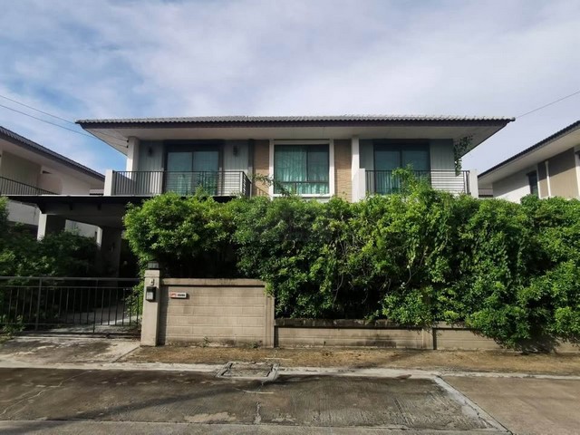 ขายบ้านเดี่ยว 2 ชั้น 60 ตร.วา 4 ห้องนอน โครงการโกลเด้น วิลเลจ บางนา-กิ่งแก้ว Golden Village บ้านสภาพดี หันทิศใต้ ใกล้สนามบินสุวรรณภูมิ