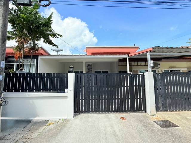 ทาวน์โฮมรีโนเวทใหม่ภูเก็ต 32วา 2ห้องนอน 2ห้องน้ำ ใกล้Berda Claude International School