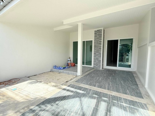 ทาวน์โฮมรีโนเวทใหม่ภูเก็ต 32วา 2ห้องนอน 2ห้องน้ำ ใกล้Berda Claude International School
