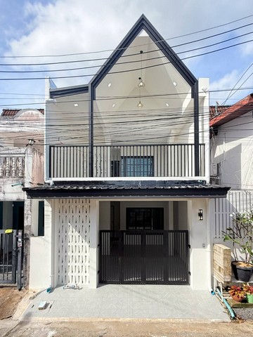 หมู่บ้านธินวุฒิ2ภูเก็ต ทาวน์โฮมรีโนเวทใหม่ 22.5วา 2ห้องนอน 2ห้องน้ำ ใกล้คิงพาวเวอร์ ภูเก็ต