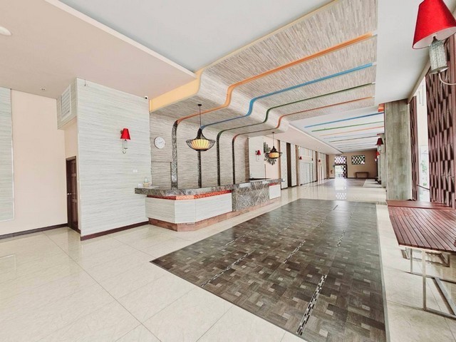 ขายขาดทุนโรงแรมที่พัทยากลาง ติดถนนหลักสุขุมวิทผังเมืองสีแดง..ทำเลดีสุดๆ รีโนเวทใหม่เรียบร้อยแล้วพร้อมดำเนินกิจการ