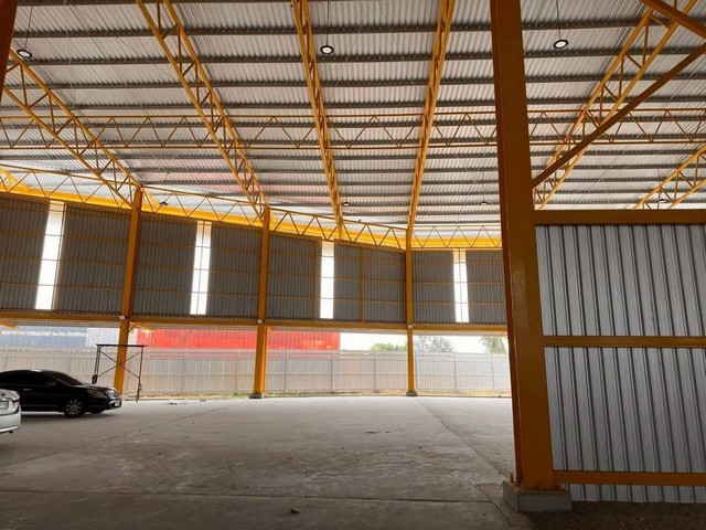 ให้เช่าคลังสินค้าติดมอเตอรเวย์ศรีราชาชลบุรี  ผังสีเหลือง พื้นที่ใช้สอย  3,800 ตรม. ผลิตได้