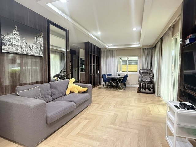 ขายบ้านเดี่ยว 2 ชั้นหลังมุม 73.60 ตรว. โครงการโกลเด้น วิลเลจ อ่อนนุช – พัฒนาการ ซอยอ่อนนุช 65 โซนหน้าหมู่บ้าน เฟอร์จัดเต็ม