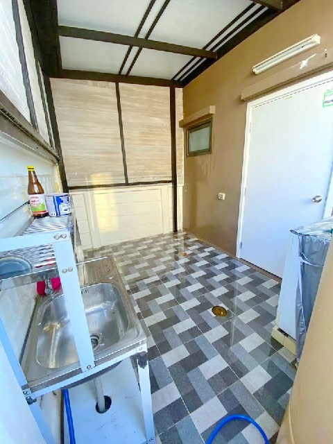 ตลาดชัชวาล คลอง 7 1.9กม.ตลาดพึ่งสุข 2.4 กม.ให้เช่าทาวน์โฮม 2 ชั้น 19ตร.วา.149ตร.ม.ม.อีสเทิร์นเอเชีย 5.1 กม. 2 นอน