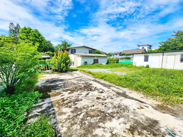 BIG Lotus คฤหาสน์ 2 ชั้น 1ไร่ จอดรถได้ 30-40คัน ARL บ้านทับช้าง 3.5 กม ฺ 7-11 คู่ขนานกาญจนาภิเษก 