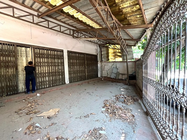 ตึก อาคารพาณิชย์ ขนาด 1,000 ตรม. พุทธมณฑล สาย 3 ทวีวัฒนา ถนนสุภาพบุรุษ ติดหน้าถนน