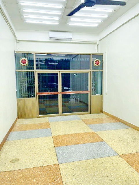 MRT หัวลำโพง 599ม. ตลาดน้อย 800ม. ตลาดสามย่าน 600ม. ให้เช่าอาคารพาณิชย์ 4 ชั้น 18 ตร.วา.280 ตร.ม. 2-3นอน 3 น้ำ ไชน่าทาวน์ 1 กม. ถ.พระราม 4