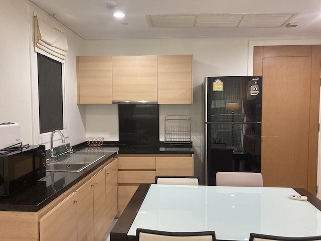 Wind Sukhumvit 23 Safe clean comfortable 5th floor BTS Asoke