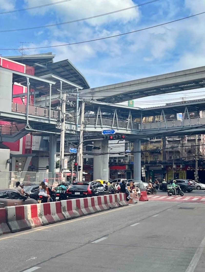 เซ้งร้าน Ai-CHA ร้านไอศครีม-ชานม ซอยลาดพร้าว 101 ตรงข้ามตลาดสดนครไทย ติดสถานีรถไฟฟ้า