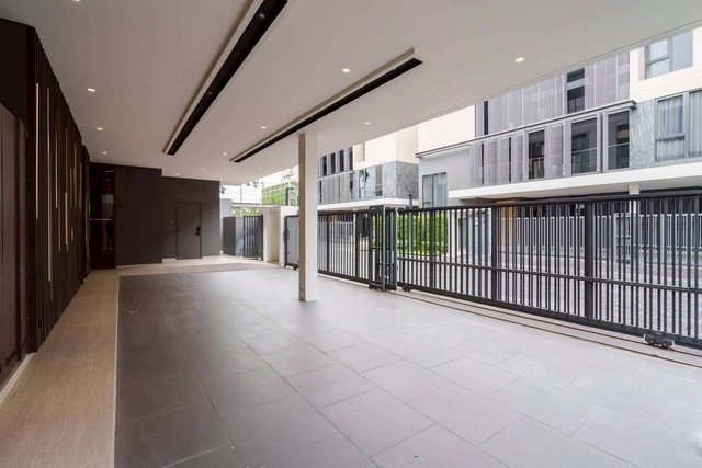 ขายบ้านเดี่ยว 3 ชั้น The Urban Reserve Rama 9-Motorway เนื้อที่ 77 ตร.วา Super Luxury ลิฟท์และสระส่วนตัว พร้อมผู้เช่า