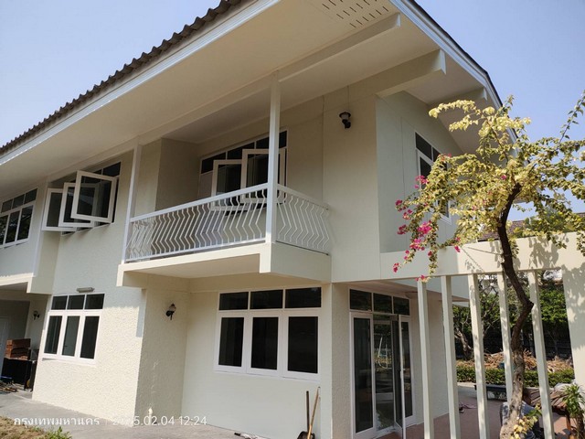 ให้เช่าบ้านเดี่ยวเนื้อที่ 180 ตร.ว. ที่จอดรถ6 คัน เหมาะทำโฮมออฟฟิศ ใกล้ MRTลาดพร้าวเพียง600 เมตร ย่านจตุจักร ซอยลาดพร้าว 15