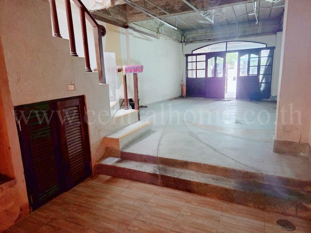 ทาวน์เฮ้าส์ นันทนาการ์เด้น 2 รัตนาธิเบศร์ - ท่าอิฐ ถนนเมน