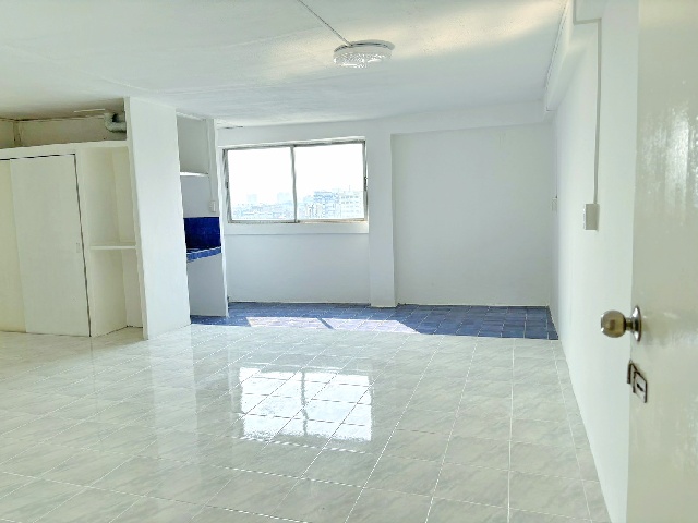 ขายคอนโดสุขุมวิท 101 ชั้น 8 คอนโด เบญจมาศ 37ตร.ม BTS อุดมสุข 3 กม..1 นอน 1 น้ำ  มีลิฟท์ มีที่จอดรถสะดวก พาราไดซ์พาร์ค 1.3 กม