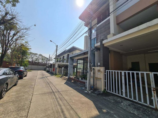 ขาย ทาวน์เฮ้าส์ ภัทรโมทาวน์ ปากเกร็ด นนทบุรี PTT13096