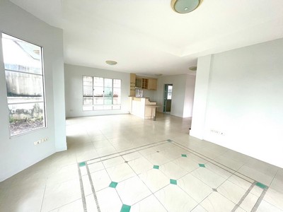 ขายด่วน ถูกที่สุด บ้านเดี่ยว 2ชั้น หมู่บ้าน มัณฑนา รังสิต คลอง2 ที่ดินขนาด 72.6 ตร.วา 3นอน 2น้ำ หลังมุม บ้านเปล่า บรรยากาศดี