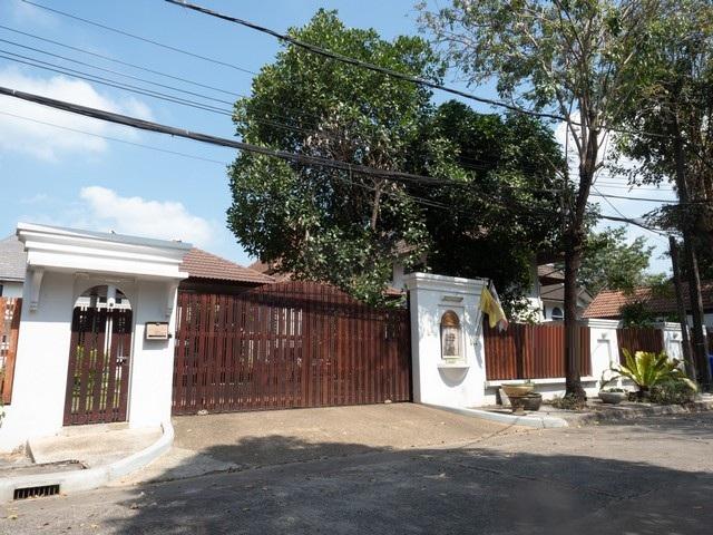 ขายบ้านเดี่ยว 2 ชั้น 256 ตรว. หมู่บ้านนวธานี เสรีไทย 59 สไตล์วินเทจ ใกล้มอเตอร์เวย์