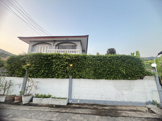 บ้านเดี่ยว  60. ตารางวา บ้าน รังสิยา อุดมสุข  58 ถ.สุขุมวิท 103 บางนา  กทม