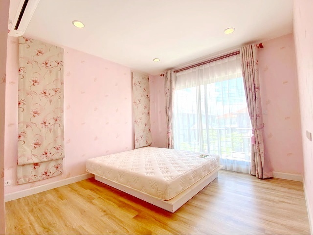 ถ.ฉะเชิงเทรา-บางปะกง PTT แปดริ้ว 300ม. กฟภ.ฉะเชิงเทรา 300ม.ให้เช่าบ้านเดี่ยว 2 ชั้น หลังใหญ่ 65 ตร.วา.260 ตร.ม.