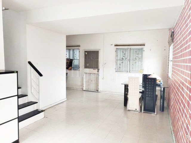 68142  ทาวน์เฮ้าส์ 2 ชั้น หมู่บ้าน พฤกษา 71 กรุงเทพ – ปทุมธานี  (หลังริม) ถูกสุดในโครงการ