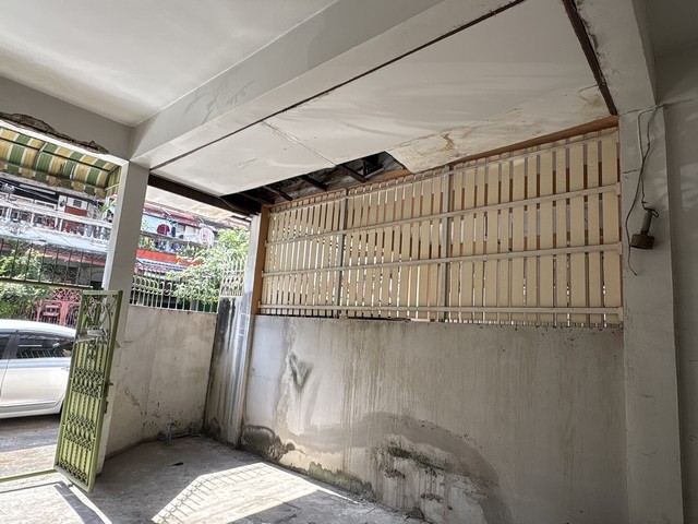 [ขายด่วน] ทาวน์โฮม 4 ชั้น เสนานิคม 1 ซอย 3 | 26 ตร.วา. | 3 นอน 2 น้ำ | ใกล้ BTS รัชโยธิน | 4.9 ล้าน