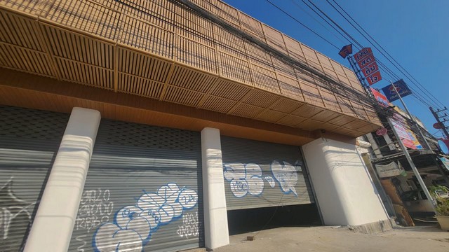 ให้เช่าโกดัง แถม ออฟฟิศ ติดถนนใหญ่ ใกล้เซ็นเฟส เชียงใหม่ ทำเลทองสุดคุ้ม