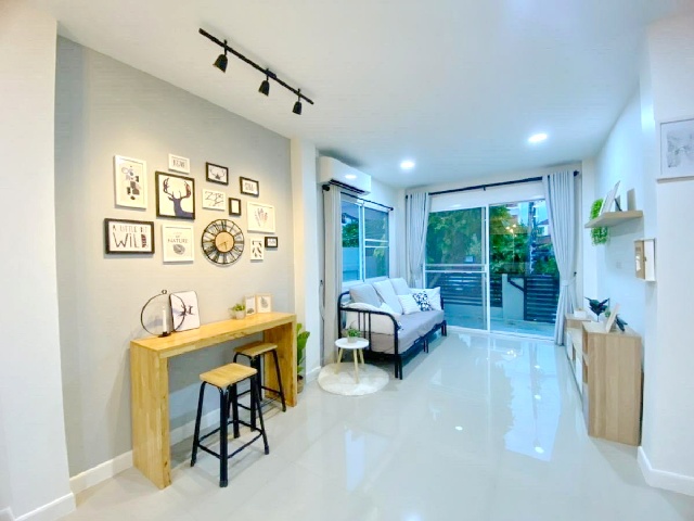 รัชดาภิเษก MRTลาดพร้าว 2.2 กม. ให้เช่าทาวน์โฮม 2 ชั้น BTSรัชโยธิน 890ม.3นอน 2น้ำ เฟอร์ เครื่องใช้ไฟฟ้าพร้อม เซ็นทรัล ลาดพร้าว 3 กม.