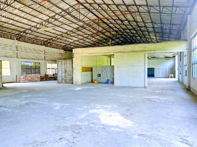 1 ไร่โกดังให้เช่า 1300ตร.ม ตลาดเจดีย์หัก 400 ม..หรือ 402 ตร.วา.1 นอน 2 น้ำ รพ.ราชบุรี 4.4 กม.เหมาะสำหรับคลังสินค้า หรือศูนย์กระจายสินค้า