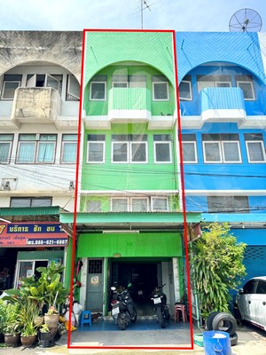 ขายด่วน! อาคารพาณิชย์ 3.5 ชั้น ในตลาดรามอินทรา กม.2 (ซอยลาดปลาเค้า) พื้นที่ 15 ตร.วา ทำเลทองสำหรับทำการค้าขาย ใกล้ถนนใหญ่รามอินทรา