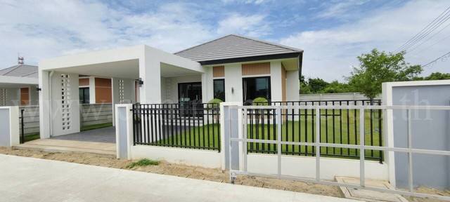 บ้านเดี่ยว ไพร์มวิลเลจ บางเลน - นครปฐม หลังมุม พร้อมเฟอร์