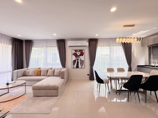 ให้เช่าบ้านเดี่ยวหรู 2ชั้นเนื้อที่ 57ตร.ว พื้นที่ใช้สอย 196ตร.ม 4ห้องนอน 4ห้องน้ำ เฟอร์ครบ ถนน กรุงเทพกรีฑาตัดใหม่ ราคาเช่า 120,000 บ/ด