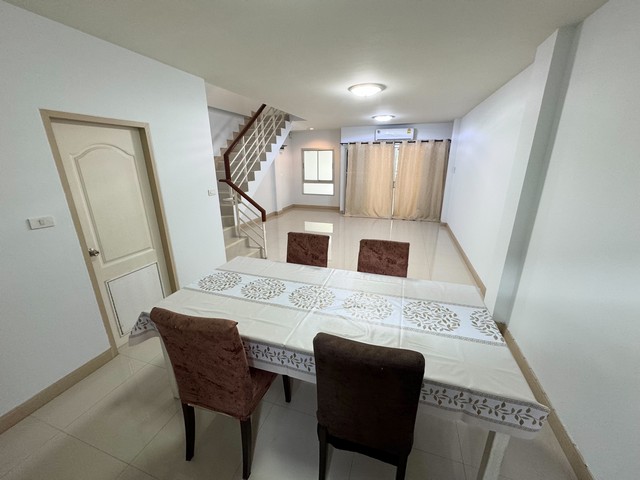 ให้เช่าทาวน์โฮม 3 ชั้น กลอรี่เฮาส์ โพธิ์แก้ว3 ลาดพร้าว101 ใกล้รถไฟฟ้าสายสีเหลือง และห้างThe mall บางกะปิ