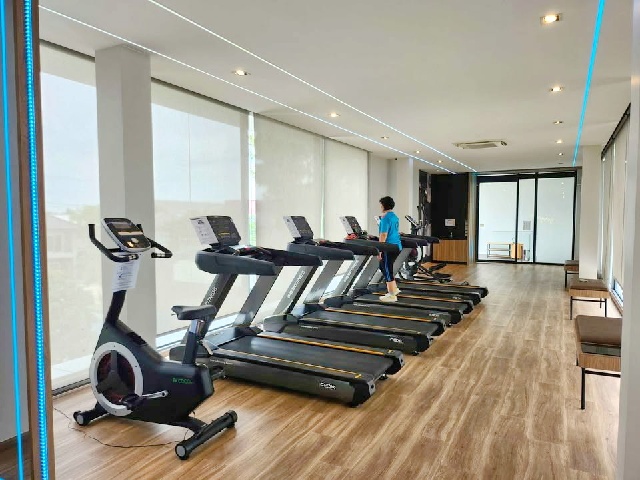 โรบินสัน ฉะเชิงเทรา 800 ม.ให้เช่าทาวน์เฮาส์ใหม่ สวย 2 ชั้น 18 ตร.วา.144 ตร.ม.ติดถนนใหญ่ ม.ราชภัฏราชนครินทร์ 2.8 กม.  2 นอน 2 น้ำ