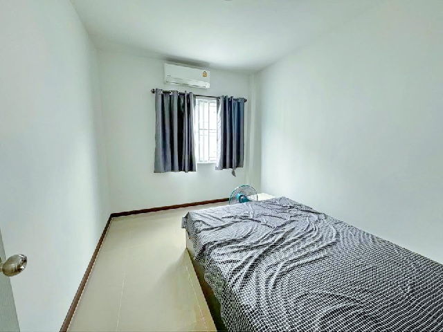 ซื่อตรง 2 ชั้น.อีสเทิร์นเอเชีย 2 กม..ให้เช่า-ขาย ทาวน์โฮม บิ๊กซี รังสิต คลอง 6 รพ.ธัญบุรี 1.2กม23ตร.วา.183ตร.ม. 3แอร์ ริมถนนใหญ่