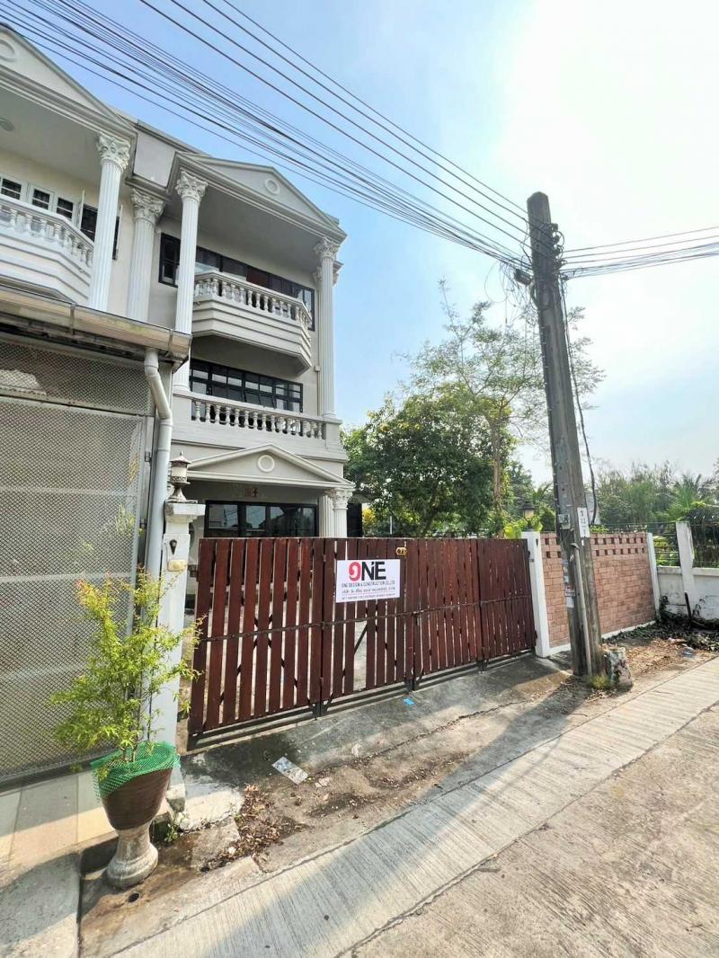 อาคารพาณิชย์ 3 ชั้น เนื้อที่ 36.3 ตร.ว. ซอยประชาอุทิศ 12 ถนนประชาอุทิศ แขวงราษฎร์บูรณะ เขตราษฎร์บูรณะ กรุงเทพมหานคร