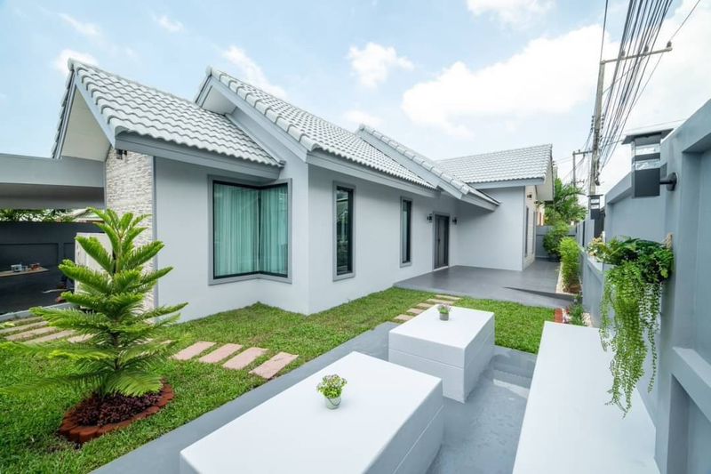 บ้านผ่อนตรงกับเจ้าของ  ซอยสยามคันทรีคลับ  หมู่บ้านสยามเพส  หลังหัวมุม 