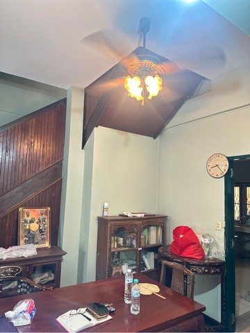 ขายบ้าน3 ชั้น  40 ตารางวา  ลาดพร้าวซอย5  ใกล้เซ็นทรัลลาดพร้าว  จตุจักร